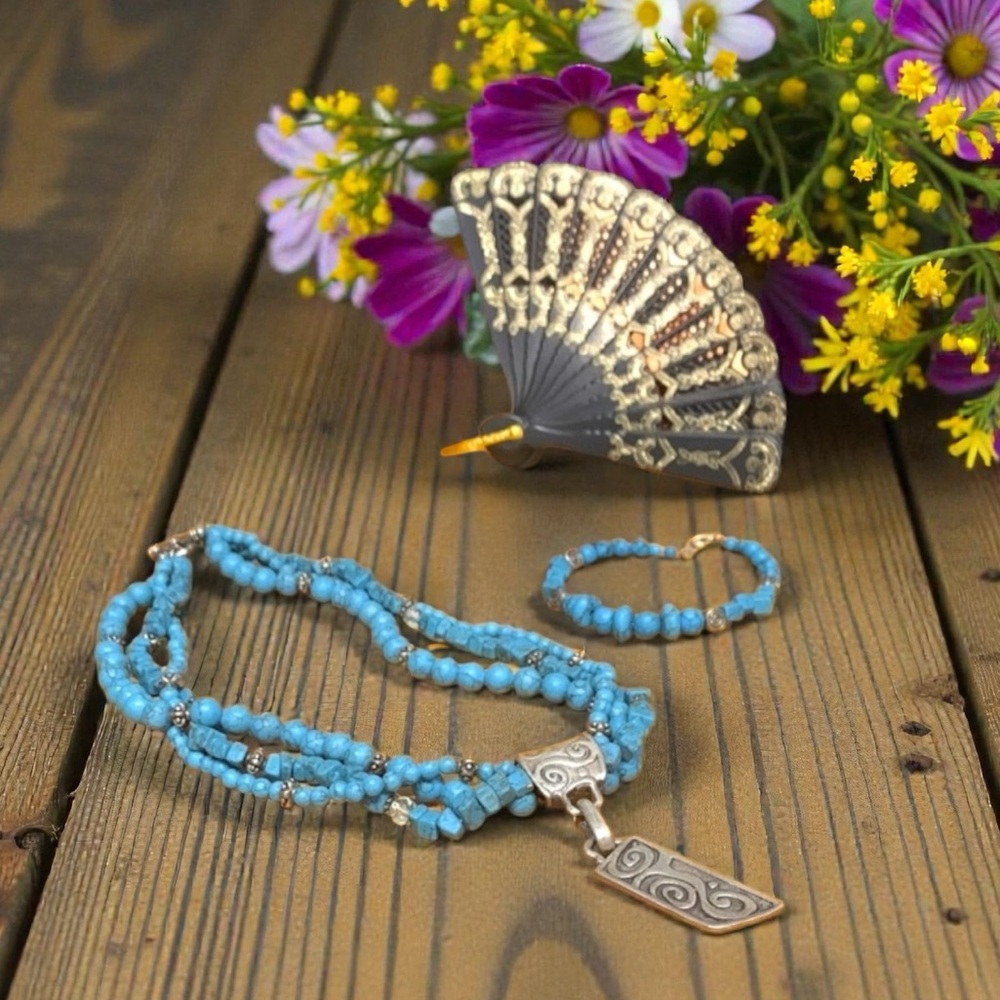 Turquoise Beaded Necklace and Bracelet Set